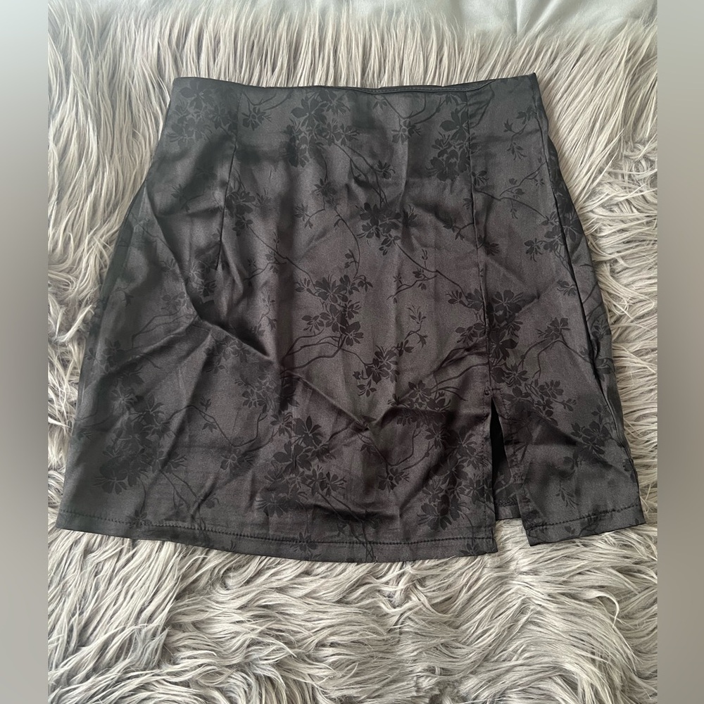 SHEIN Black satin  A-Line Mini Skirt with slit